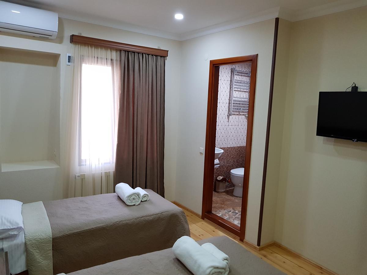 Hotel Villa 库塔伊西 外观 照片